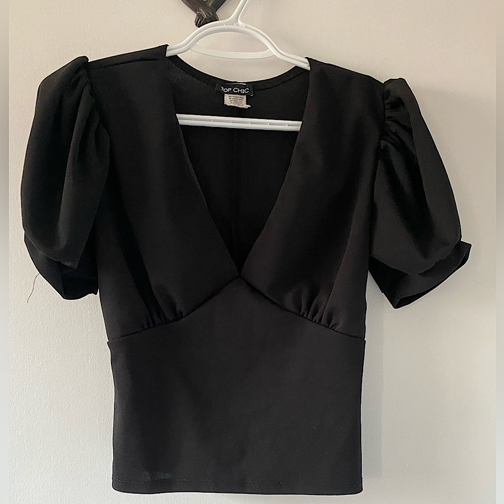 Too Chic Women's Short Puff Sleeve V Neck Crop Top Black Blouse Size Medium